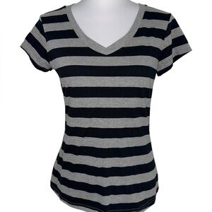 Young USA Gray Black Striped V Neck T Shirt Short Sleeve Grunge Alt Emo M